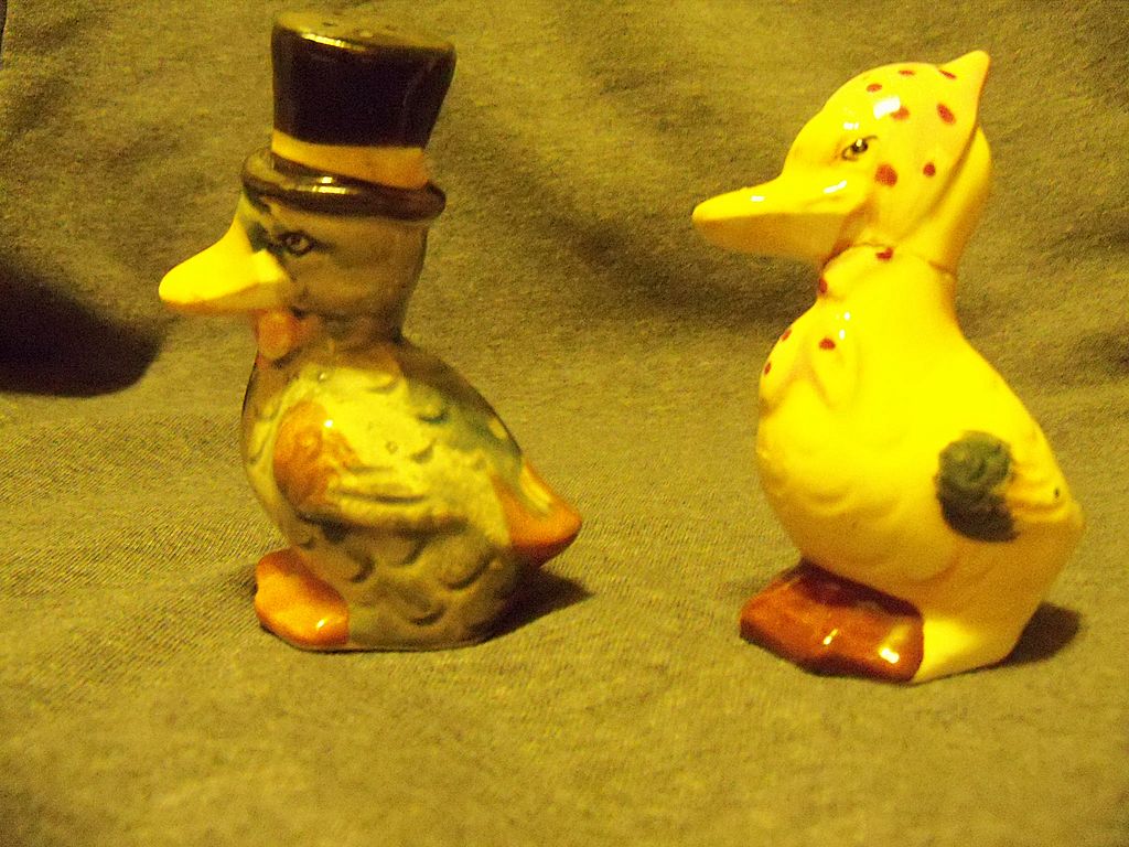 Vintage Duck Salt and Pepper shakers Vintage Duck Salt and Pepper shakers