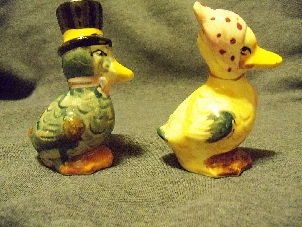 Vintage Duck Salt and Pepper shakers Vintage Duck Salt and Pepper shakers