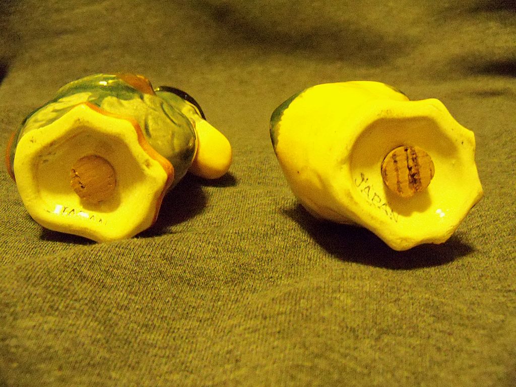 Vintage Duck Salt and Pepper shakers Vintage Duck Salt and Pepper shakers