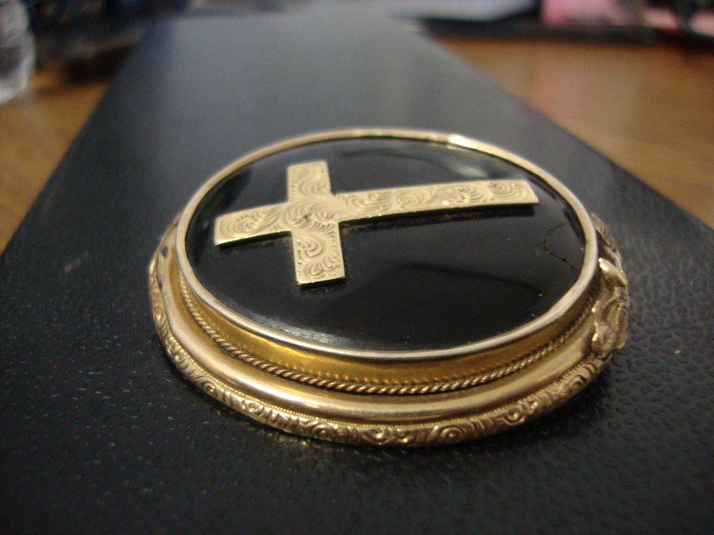 10K Gold & Black Onyx Mourning Pin 10K Gold & Black Onyx Mourning Pin