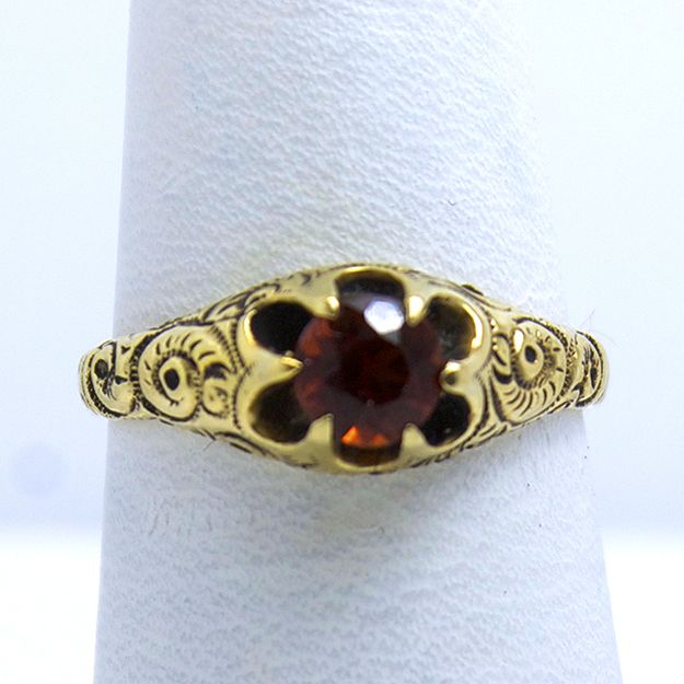 Beautiful Carved Vintage 14K Garnet Ring Beautiful Carved Vintage 14K Garnet Ring