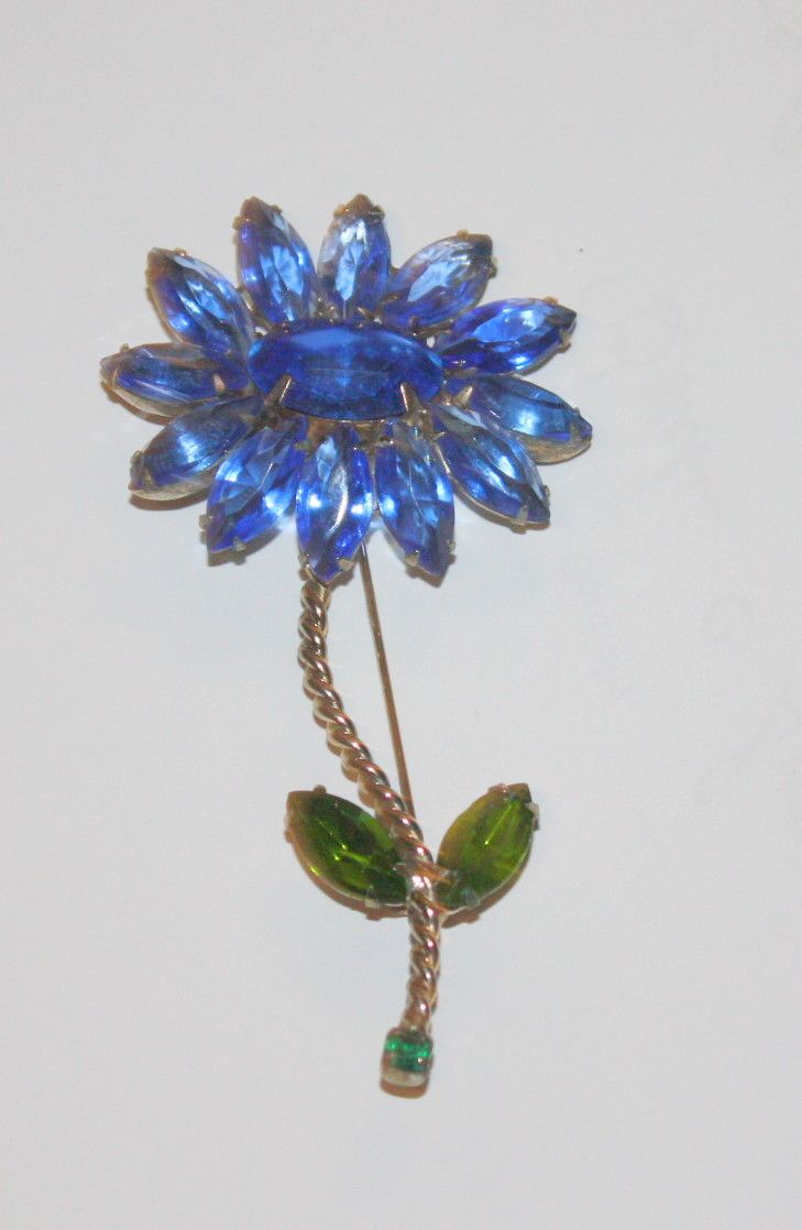 Vintage blue and green stone flower pin brooch gold tone STUNNING Vintage blue and green stone flower pin brooch gold tone STUNNING