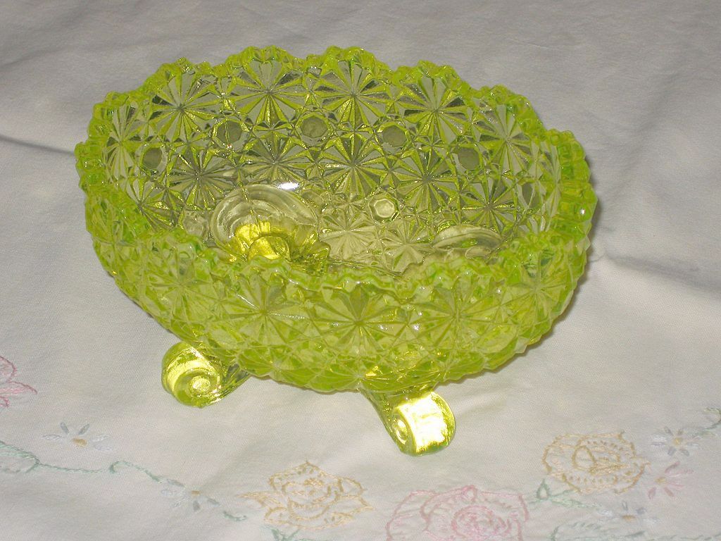 Uranium Glass Daisy and Button Pattern by Anchor Hocking Uranium Glass Daisy and Button Pattern by Anchor Hocking