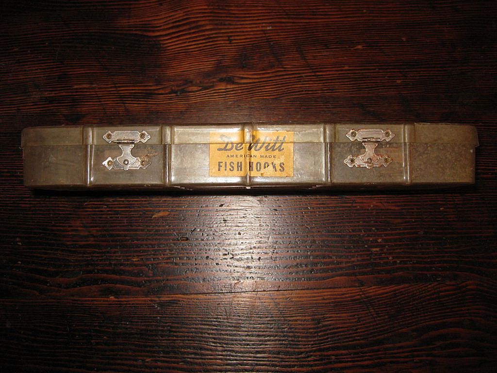 Original Bill DeWitt Good Hooks Display Box Original Bill DeWitt Good Hooks Display Box