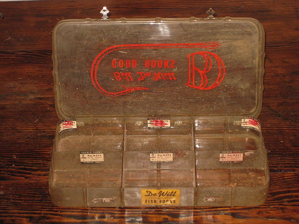 Original Bill DeWitt Good Hooks Display Box Original Bill DeWitt Good Hooks Display Box
