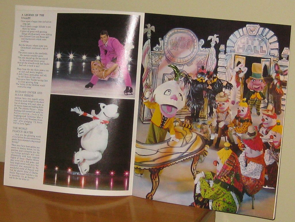 Ice Follies Program from 1971 Featuring Peggy Fleming Ice Follies Program from 1971 Featuring Peggy Fleming