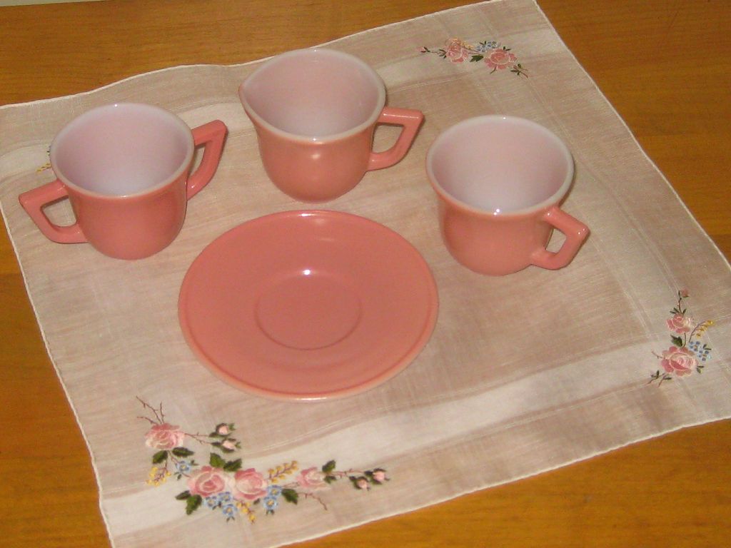 Hazel Atlas 20th Century Tea Set Hazel Atlas 20th Century Tea Set