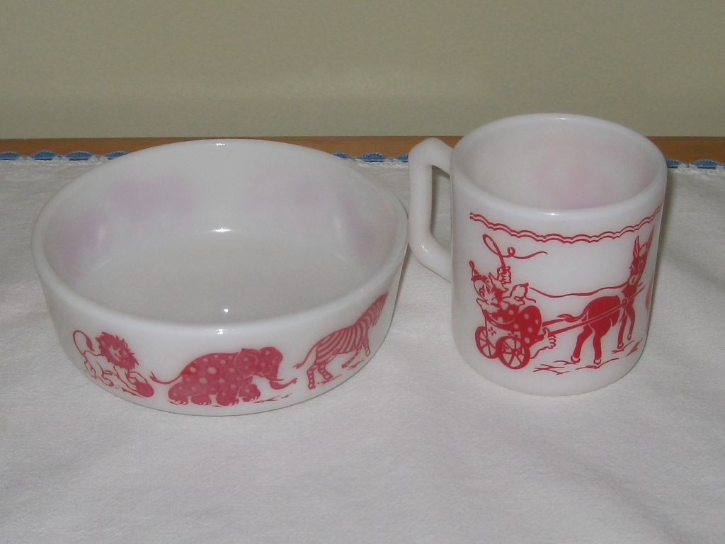 Hazel Atlas Circus Design Children's Dishes Hazel Atlas Circus Design Children's Dishes