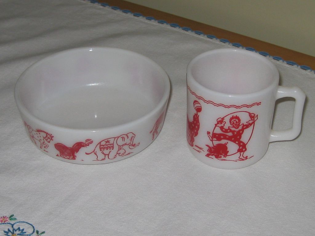 Hazel Atlas Circus Design Children's Dishes Hazel Atlas Circus Design Children's Dishes