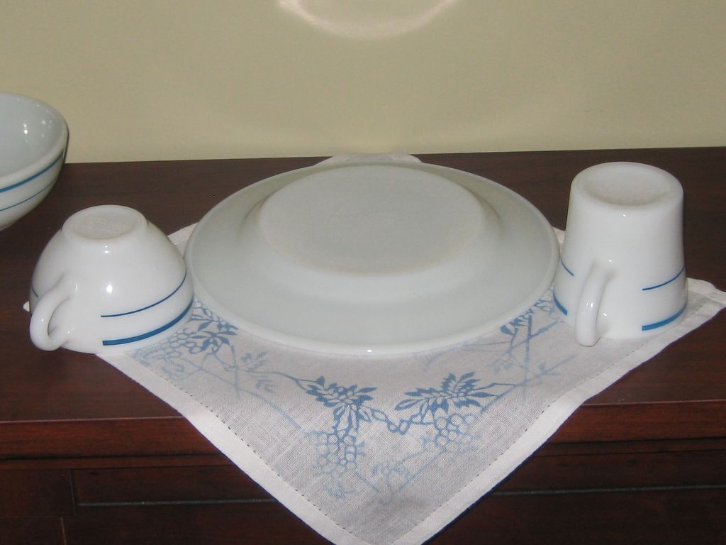 Pyrex Blue Banded Milk Glass Restaurant Ware 4 Piece Pyrex Blue Banded Milk Glass Restaurant Ware 4 Piece
