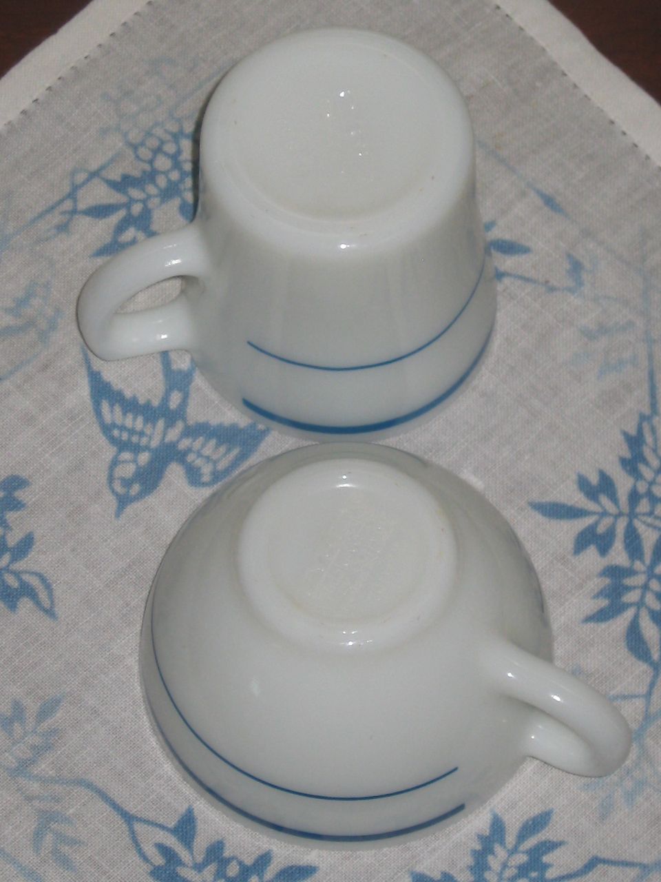 Pyrex Blue Banded Milk Glass Restaurant Ware 4 Piece Pyrex Blue Banded Milk Glass Restaurant Ware 4 Piece