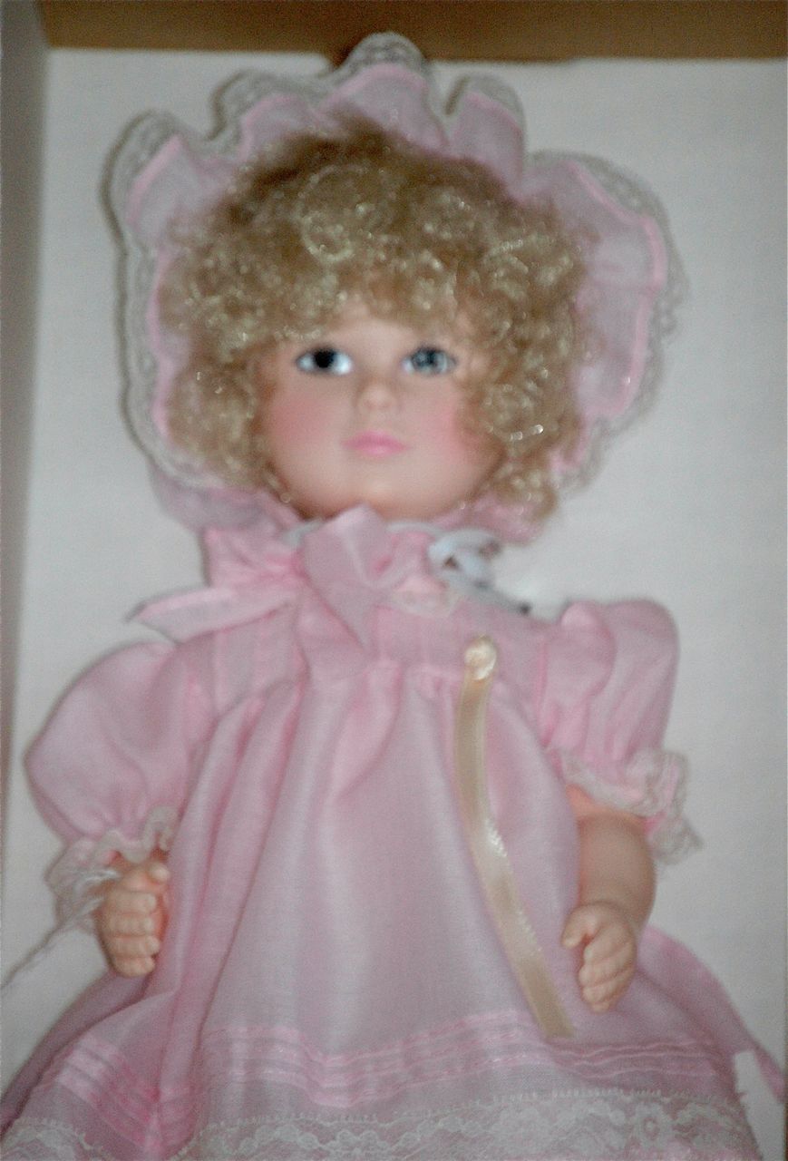 Effanbee "Laurel" Doll 1985 Effanbee "Laurel" Doll 1985