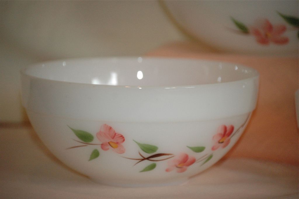 Fire King Gay Fad Studios Peach Blossom Nesting Bowls Fire King Gay Fad Studios Peach Blossom Nesting Bowls
