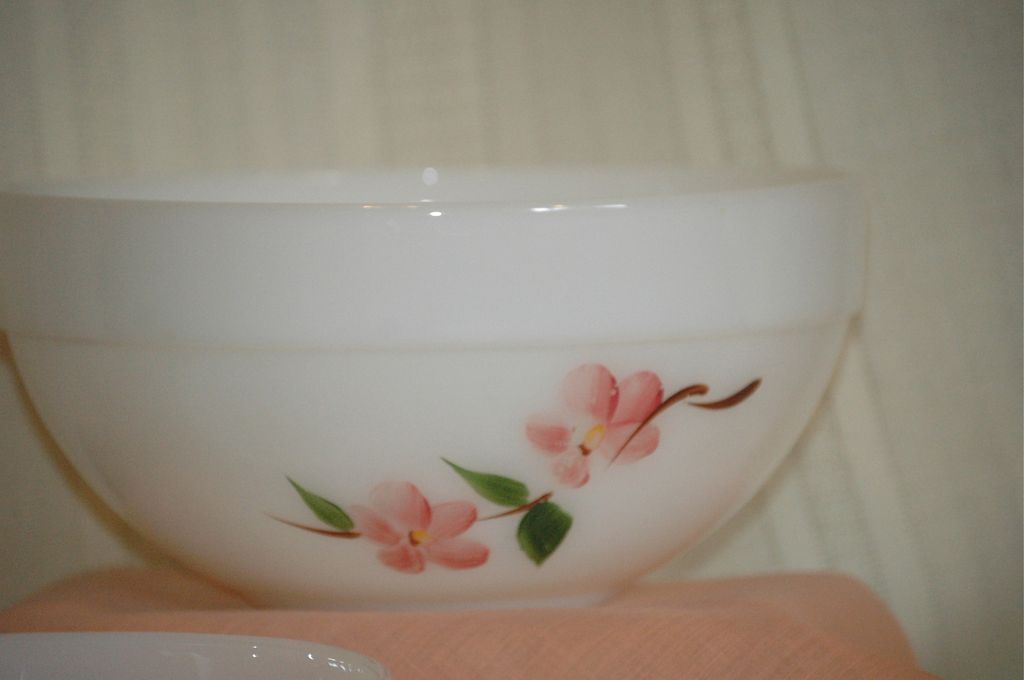 Fire King Gay Fad Studios Peach Blossom Nesting Bowls Fire King Gay Fad Studios Peach Blossom Nesting Bowls