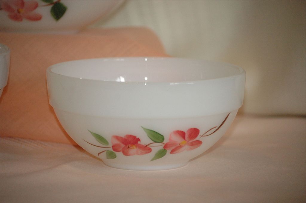 Fire King Gay Fad Studios Peach Blossom Nesting Bowls Fire King Gay Fad Studios Peach Blossom Nesting Bowls