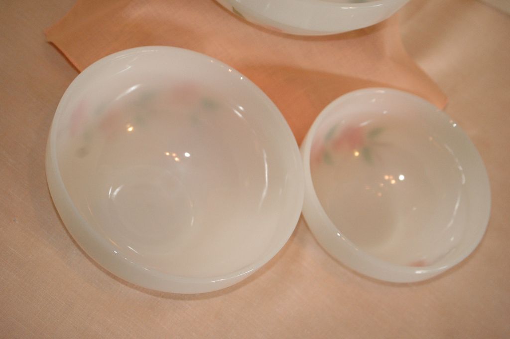 Fire King Gay Fad Studios Peach Blossom Nesting Bowls Fire King Gay Fad Studios Peach Blossom Nesting Bowls