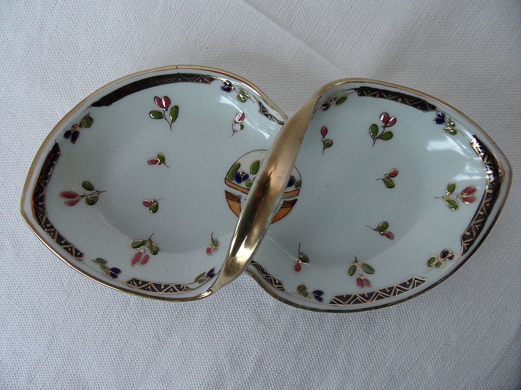 Nippon enameled Basket/Nappy Nippon enameled Basket/Nappy