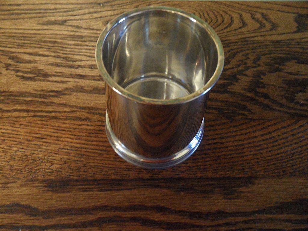 Vintage - Silver Plated - Vase or Cup marked Made in India Vintage - Silver Plated - Vase or Cup marked Made in India