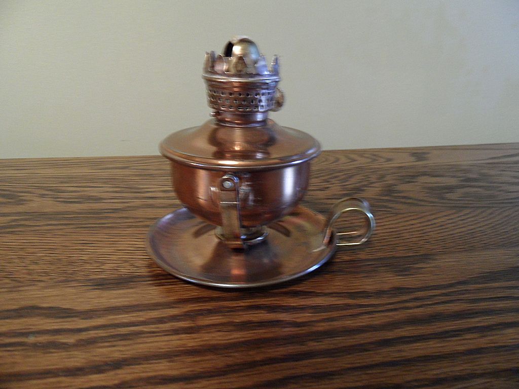 Vintage - Copper Oil Lamp - British Hong Kong Vintage - Copper Oil Lamp - British Hong Kong