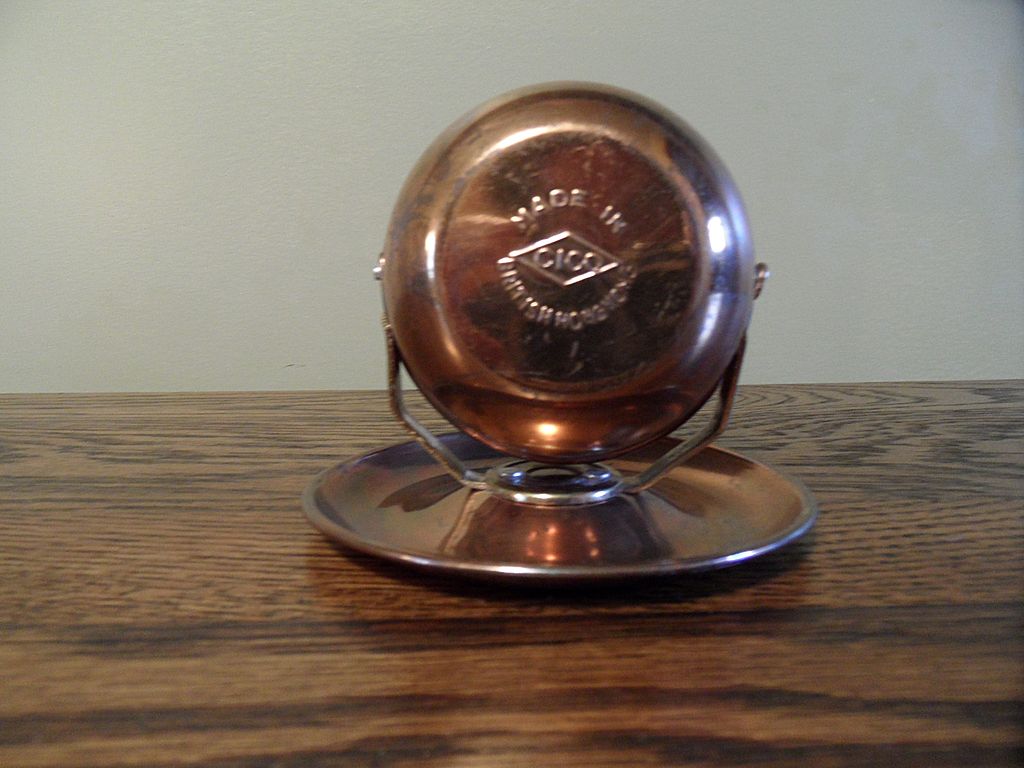 Vintage - Copper Oil Lamp - British Hong Kong Vintage - Copper Oil Lamp - British Hong Kong