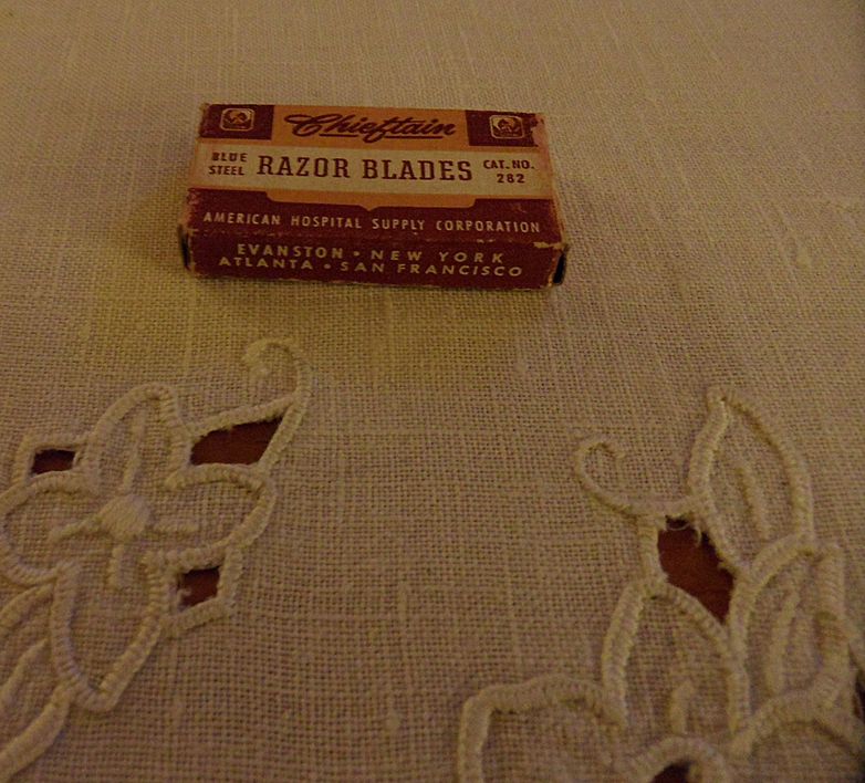 Vintage - Cheiftain Blue Steel Razor Blades - in Box Vintage - Cheiftain Blue Steel Razor Blades - in Box