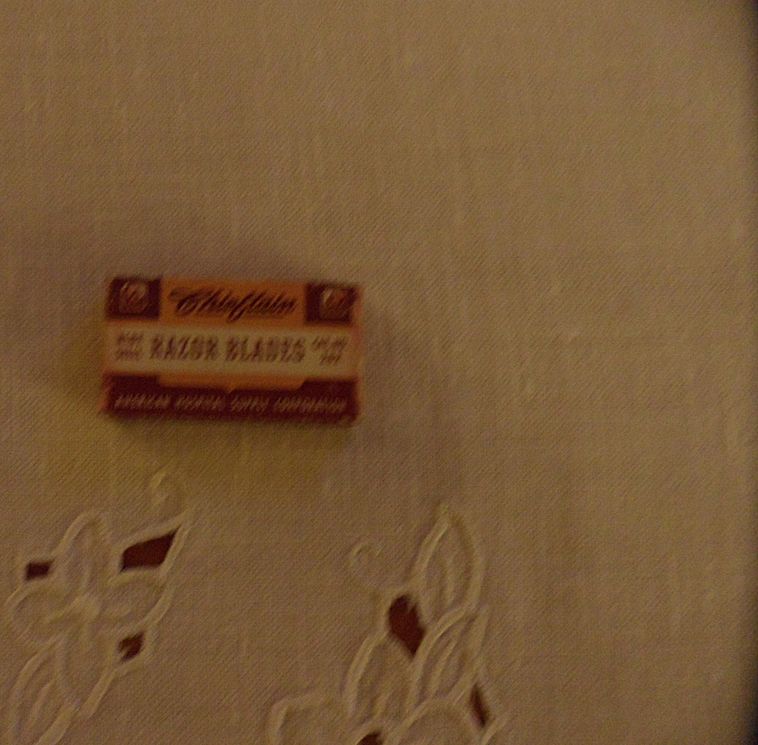 Vintage - Cheiftain Blue Steel Razor Blades - in Box Vintage - Cheiftain Blue Steel Razor Blades - in Box