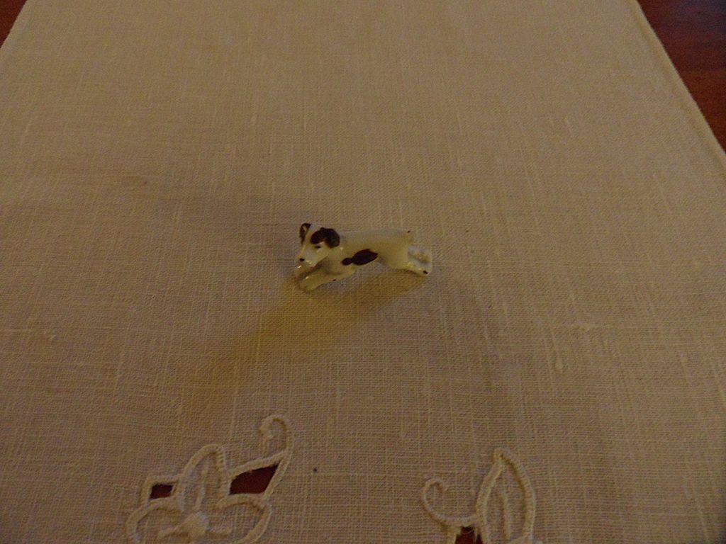 Vintage - Porcelain - SMALL - Dog Figurine Vintage - Porcelain - SMALL - Dog Figurine