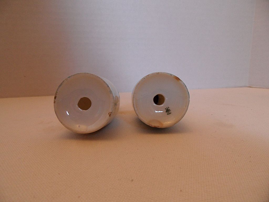 Vintage - Porcelain - Salt and Pepper Shakers - Champagne Bottles Vintage - Porcelain - Salt and Pepper Shakers - Champagne Bottles