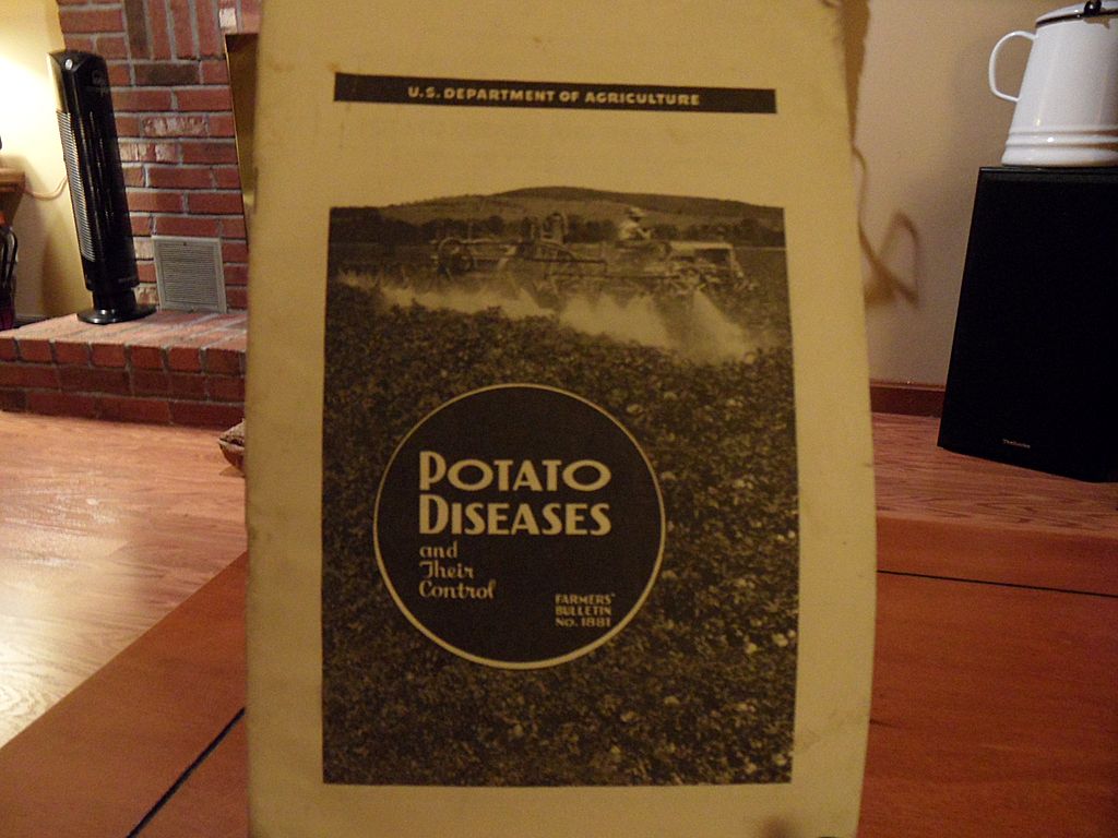 Vintage - "Potato Diseases and Their Control", US Dept of Agriculture, 1941 Vintage - "Potato Diseases and Their Control", US Dept of Agriculture, 1941