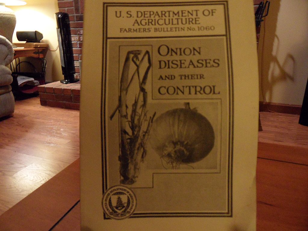 Vintage - "Onion Diseases and their Control", US Dept of Agriculture, 1940 Vintage - "Onion Diseases and their Control", US Dept of Agriculture, 1940