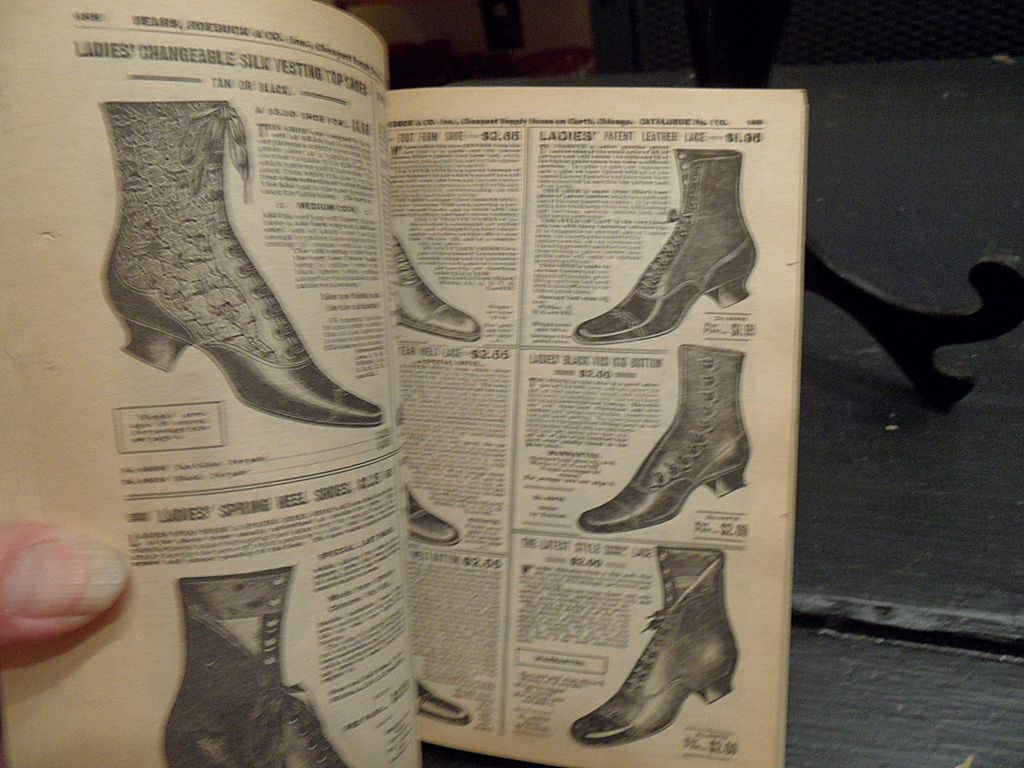 Vintage - Reprint 1970 - "Sears, Roebuck and Co. Fall of 1900 Catalog", 1900 Vintage - Reprint 1970 - "Sears, Roebuck and Co. Fall of 1900 Catalog", 1900