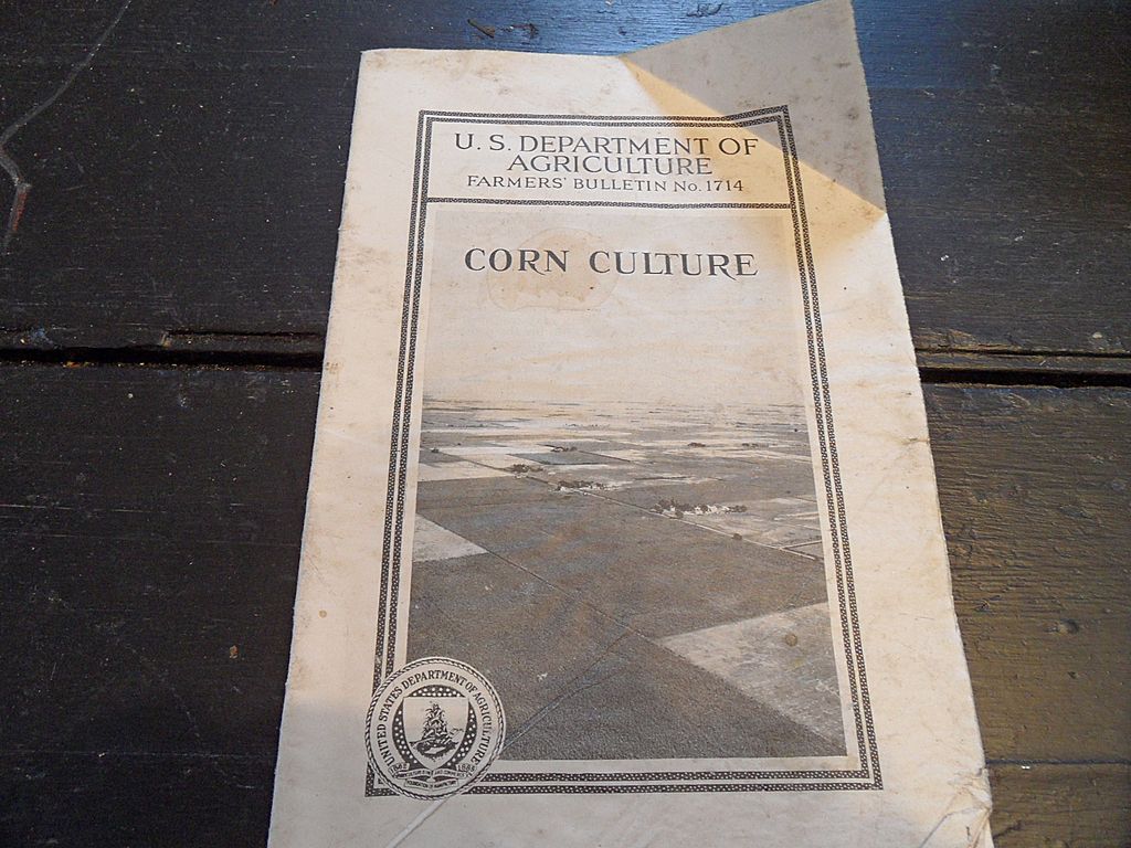 Vintage - "Corn Culture", US Dept of Agriculture, 1933 Vintage - "Corn Culture", US Dept of Agriculture, 1933