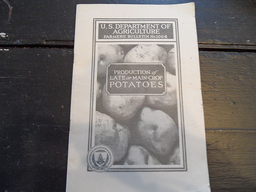Vintage - "Production of Late or Main-Crop Potatoes", US Dept of Agriculture, 1936 Vintage - "Production of Late or Main-Crop Potatoes", US Dept of Agriculture, 1936