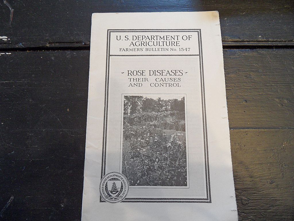 Vintage - "Rose Diseases - their causes and control", US Dept of Agriculture, 1941 Vintage - "Rose Diseases - their causes and control", US Dept of Agriculture, 1941