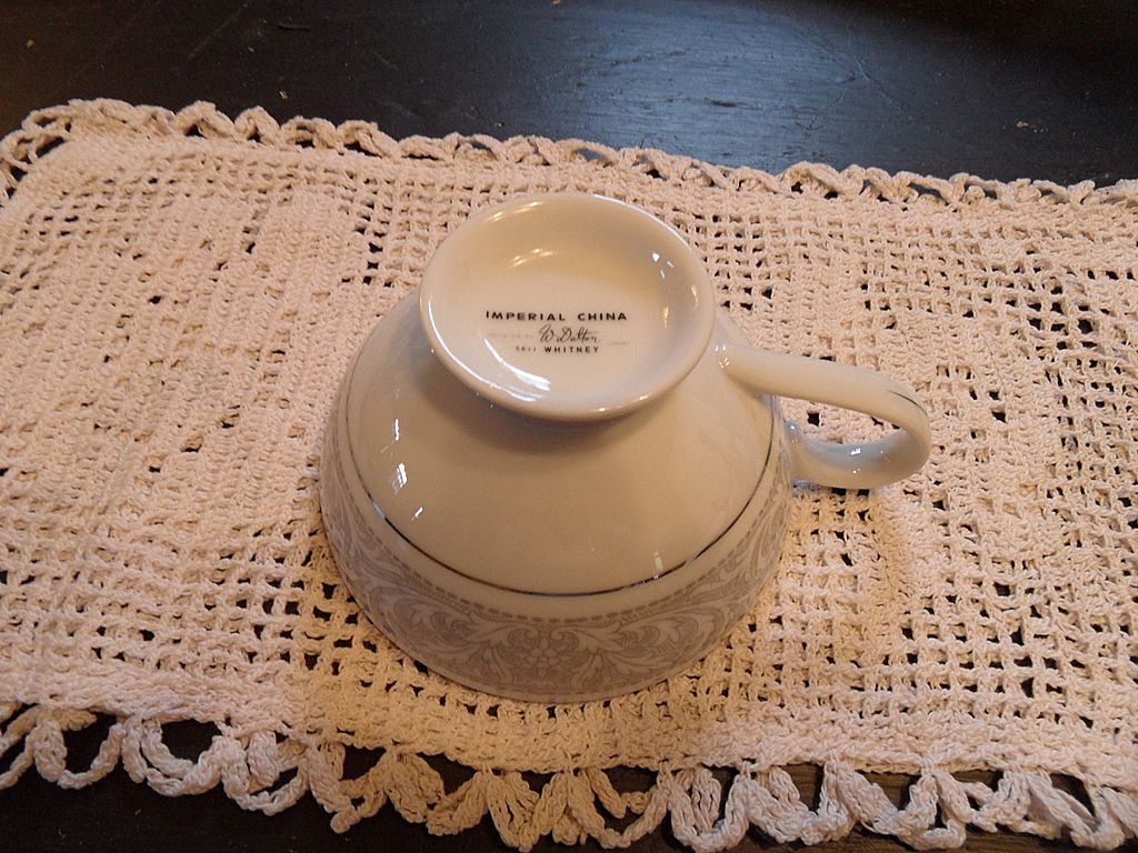 Vintage - Imperial China - R. Dalton - 5671 - Whitney - Tea Cups Vintage - Imperial China - R. Dalton - 5671 - Whitney - Tea Cups