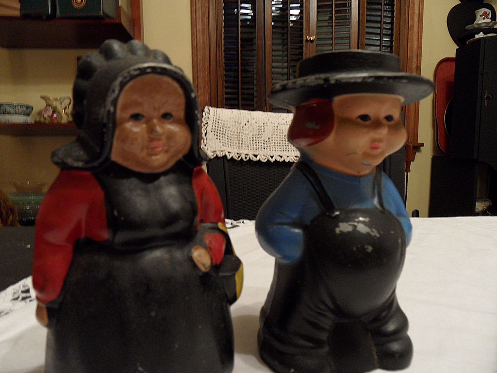 Vintage - Cast Iron Amish "Mom and Pop" banks Vintage - Cast Iron Amish "Mom and Pop" banks