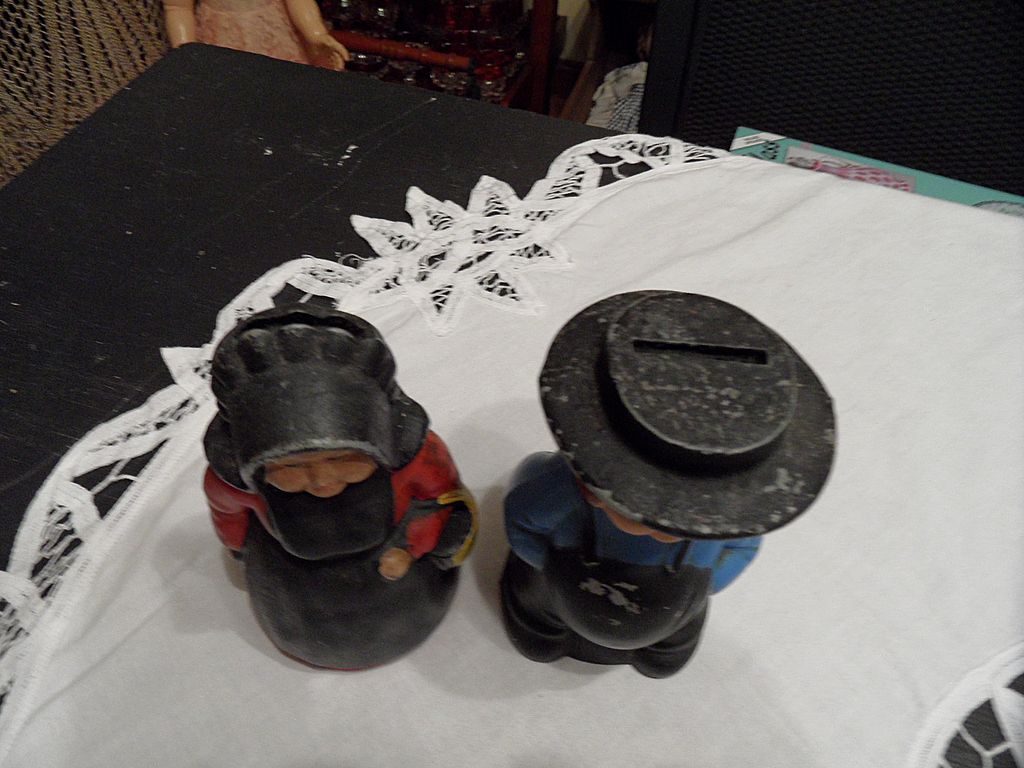 Vintage - Cast Iron Amish "Mom and Pop" banks Vintage - Cast Iron Amish "Mom and Pop" banks