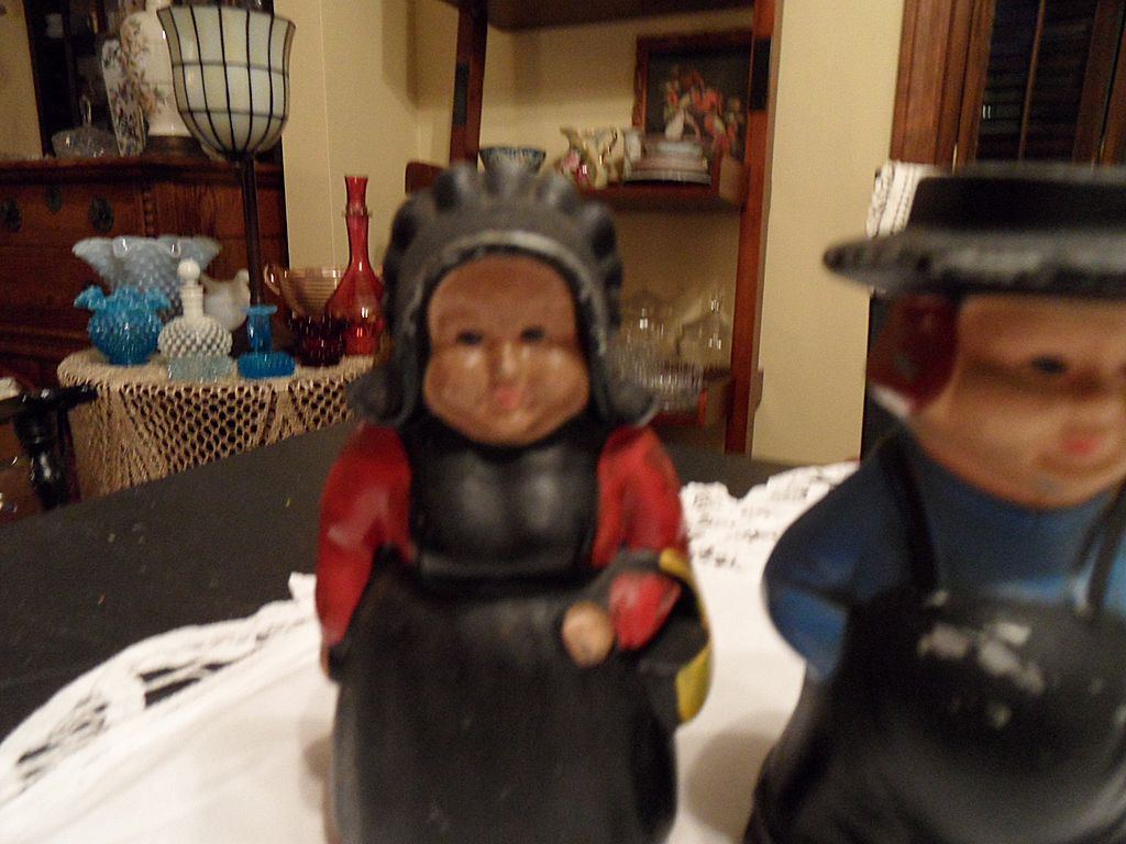 Vintage - Cast Iron Amish "Mom and Pop" banks Vintage - Cast Iron Amish "Mom and Pop" banks