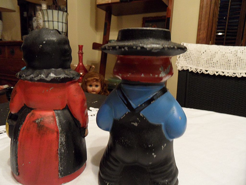 Vintage - Cast Iron Amish "Mom and Pop" banks Vintage - Cast Iron Amish "Mom and Pop" banks