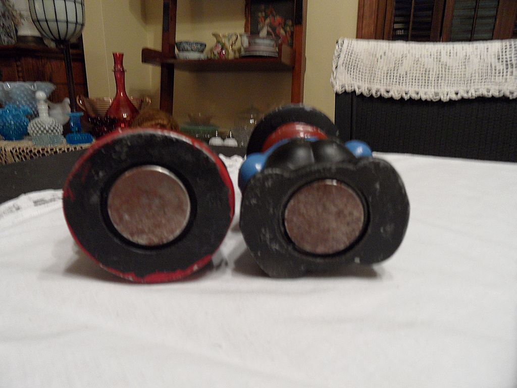 Vintage - Cast Iron Amish "Mom and Pop" banks Vintage - Cast Iron Amish "Mom and Pop" banks