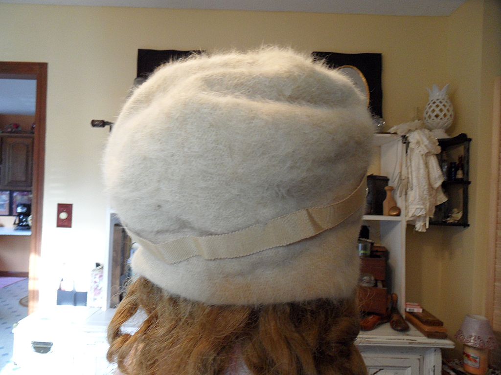 Vintage - Kangol Design - 1940's Cloche Hat Vintage - Kangol Design - 1940's Cloche Hat