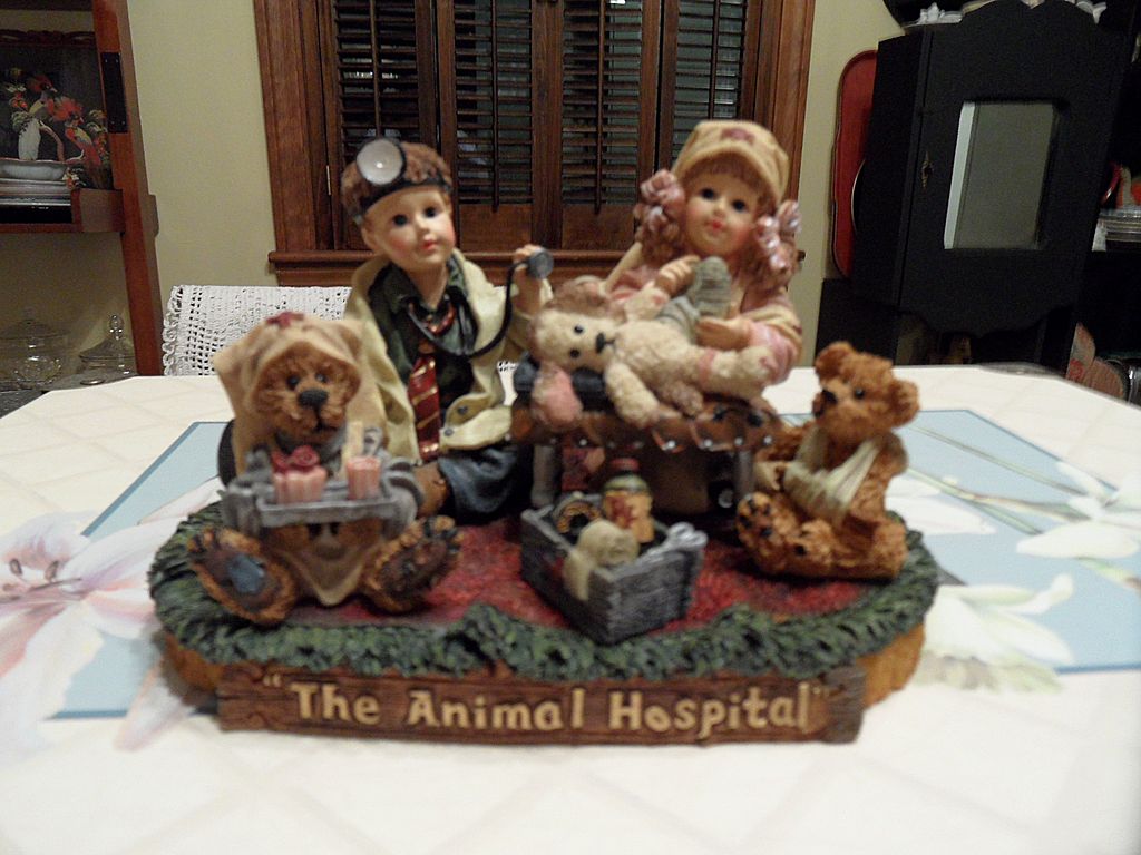 Collectible - Boyd's Bear's - Jessica & Timmy w/Clara, Northrup & Edmund Collectible - Boyd's Bear's - Jessica & Timmy w/Clara, Northrup & Edmund