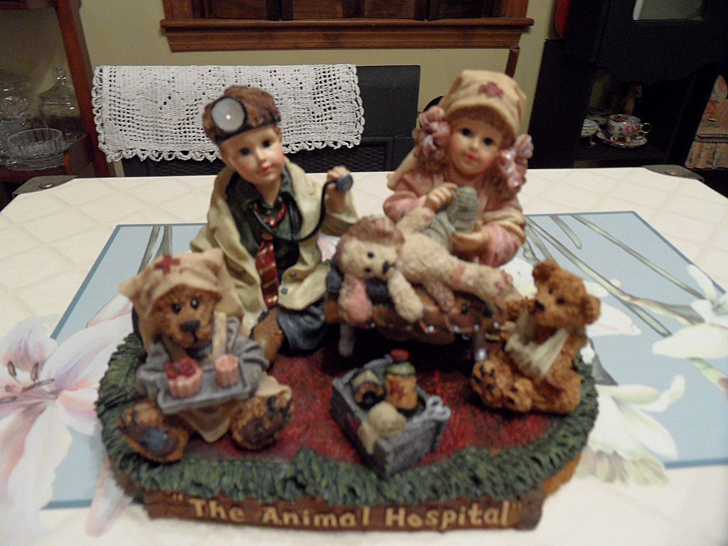 Collectible - Boyd's Bear's - Jessica & Timmy w/Clara, Northrup & Edmund Collectible - Boyd's Bear's - Jessica & Timmy w/Clara, Northrup & Edmund