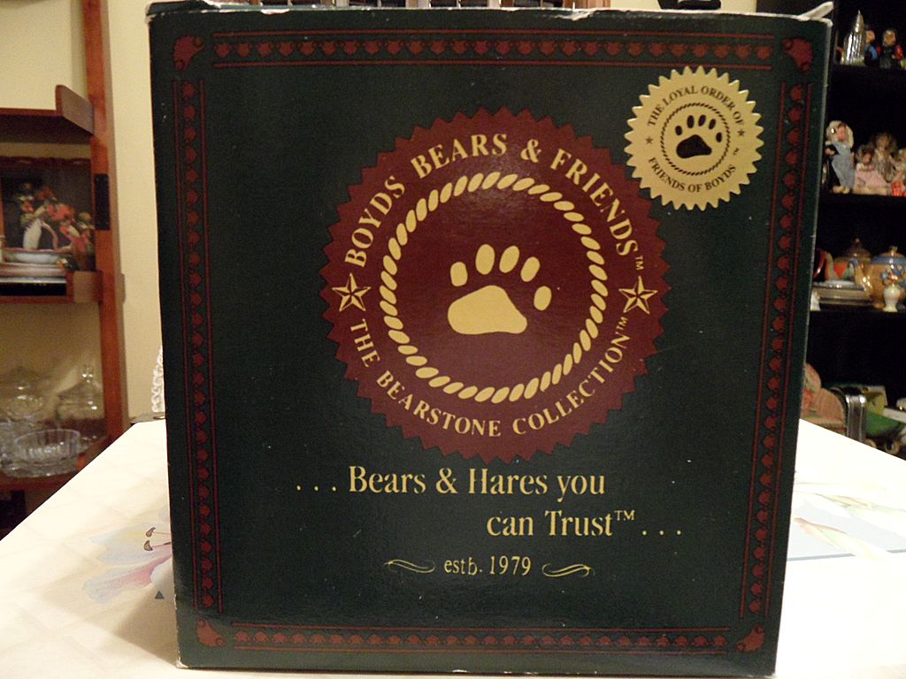 Collectible - Boyd's Bear's - Elizabeth w/Resenantz & Guilerstein...I AM the Queen Collectible - Boyd's Bear's - Elizabeth w/Resenantz & Guilerstein...I AM the Queen