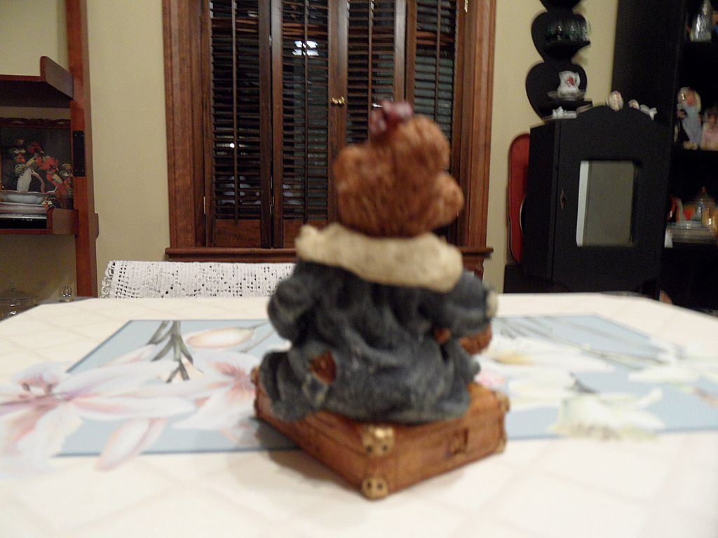 Collectible - Boyd's Bear's - Baily Bear with Suitcase Collectible - Boyd's Bear's - Baily Bear with Suitcase