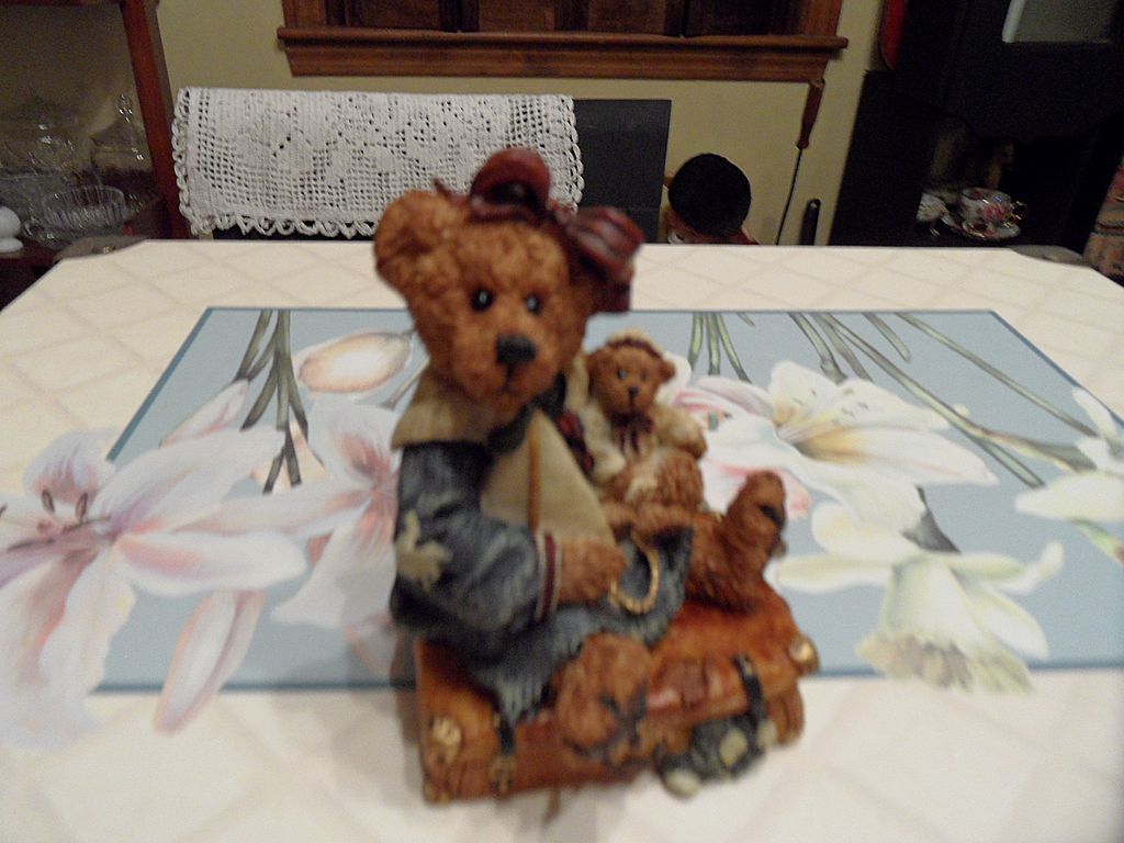 Collectible - Boyd's Bear's - Baily Bear with Suitcase Collectible - Boyd's Bear's - Baily Bear with Suitcase