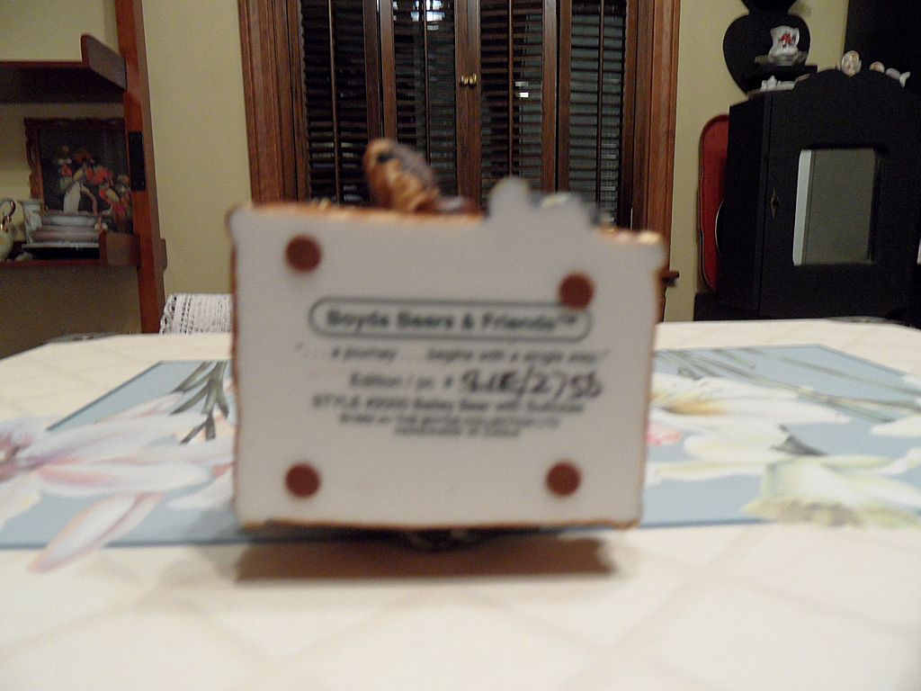Collectible - Boyd's Bear's - Baily Bear with Suitcase Collectible - Boyd's Bear's - Baily Bear with Suitcase