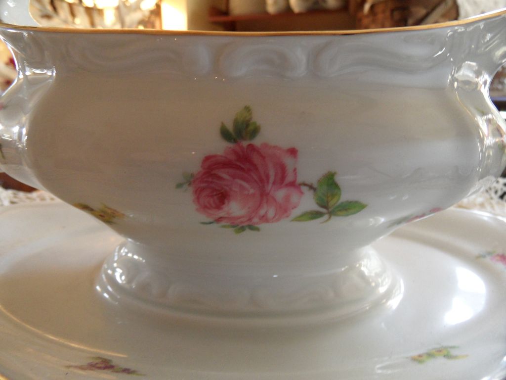 Vintage - Johann Haviland - Scalloped Edges Rosebud - Gravy Boat with Attached Underplate Vintage - Johann Haviland - Scalloped Edges Rosebud - Gravy Boat with Attached Underplate