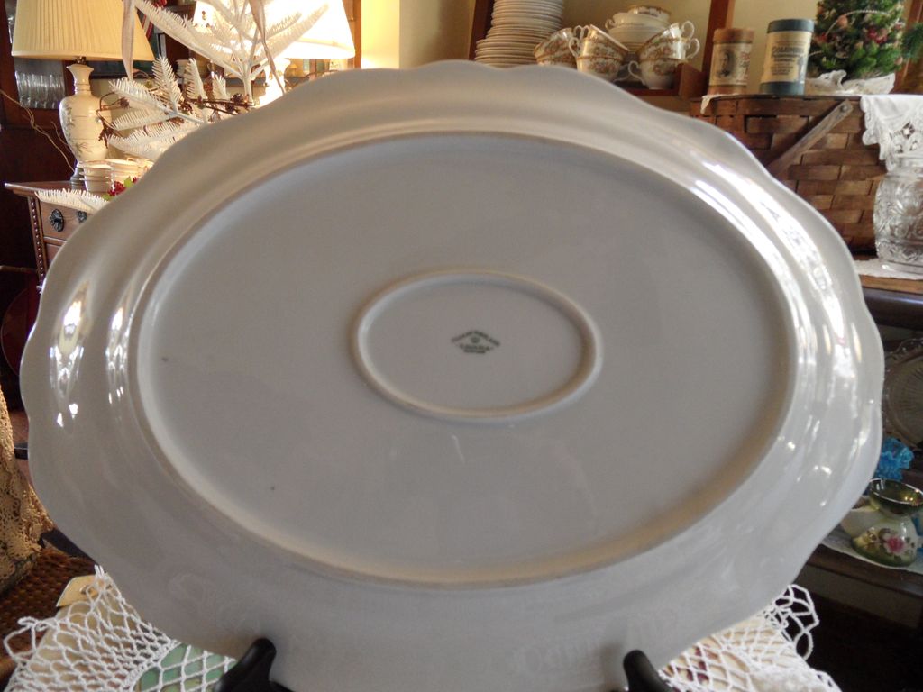 Vintage - Johann Haviland - Scalloped Edges Rosebud - Serving Platter Vintage - Johann Haviland - Scalloped Edges Rosebud - Serving Platter