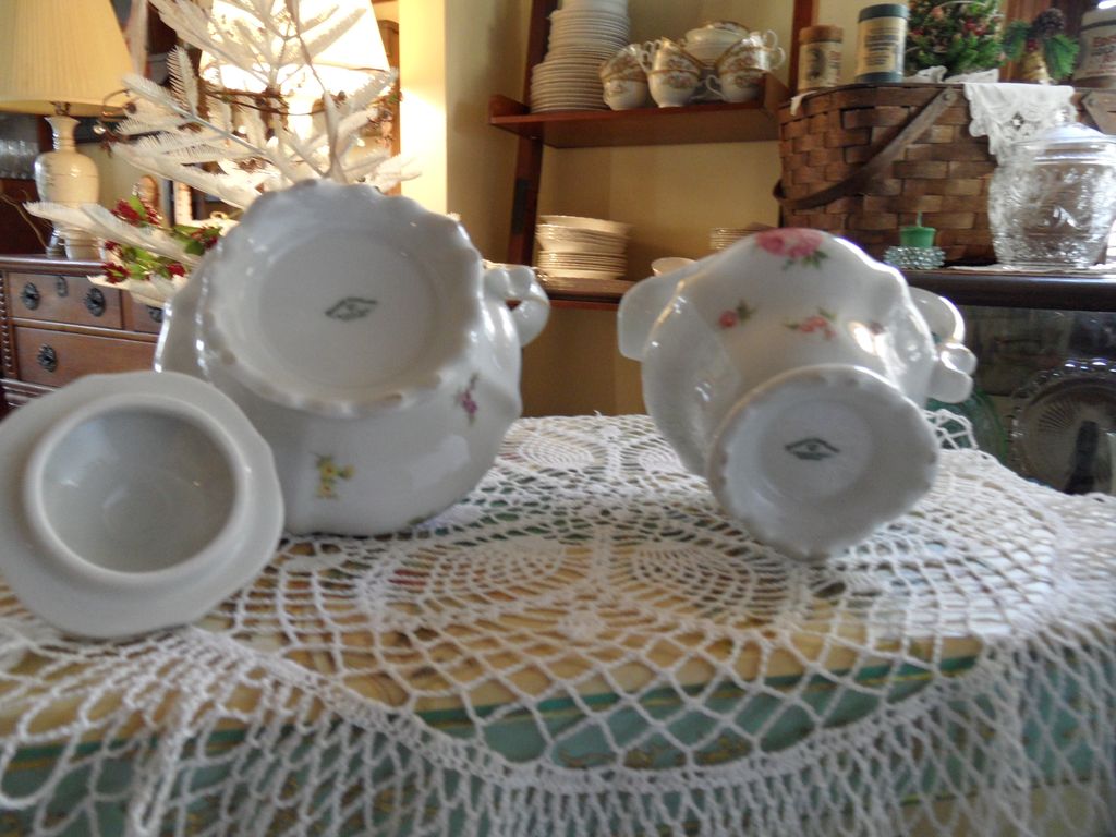 Vintage - Johann Haviland - Scalloped Edges Rosebud - Creamer & Covered Sugar Vintage - Johann Haviland - Scalloped Edges Rosebud - Creamer & Covered Sugar